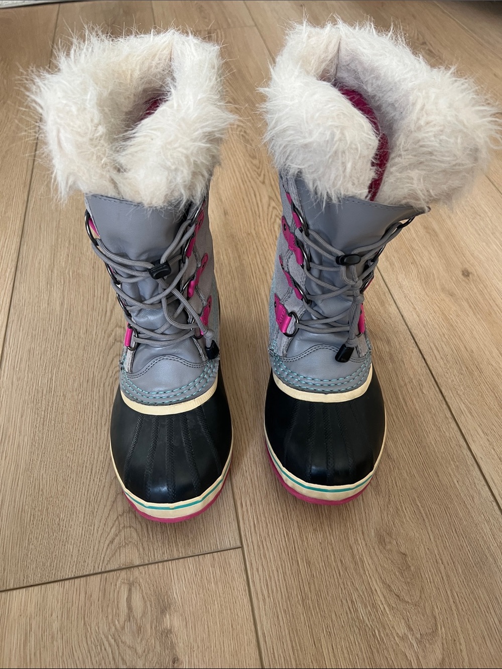 Sorel Joan of Artic Gray and Pink Winter Snow Boots with Faux-Fur Collar